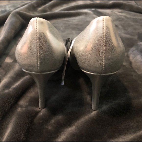NWT~ H&M~METALLIC SILVER HEELS~ SIZE US 10, EU 40 - Picture 4 of 6
